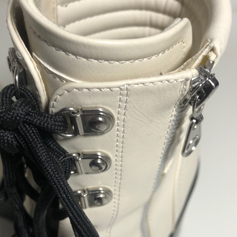 NWOT GBG Los Angeles Women's White and Black Combat Boots With Zipper . Size 9.5 - Picture 6 of 12